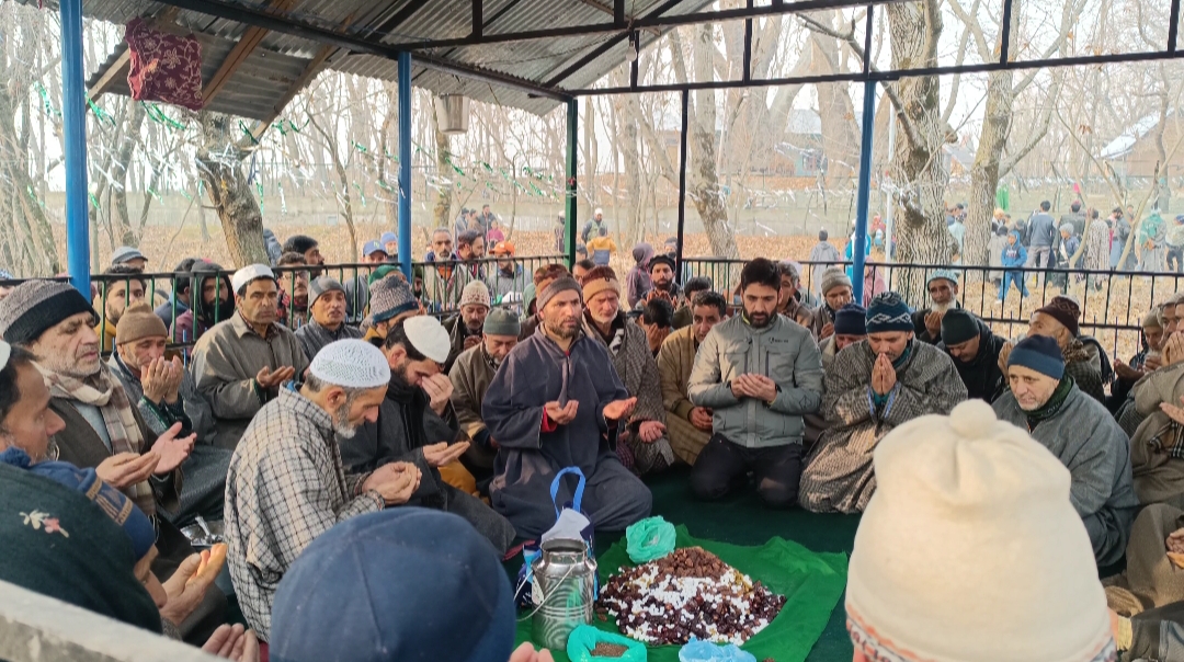Urs of Hazrat Sheikh Jamal U Din (RA) celebrated in Sehipora Wayil