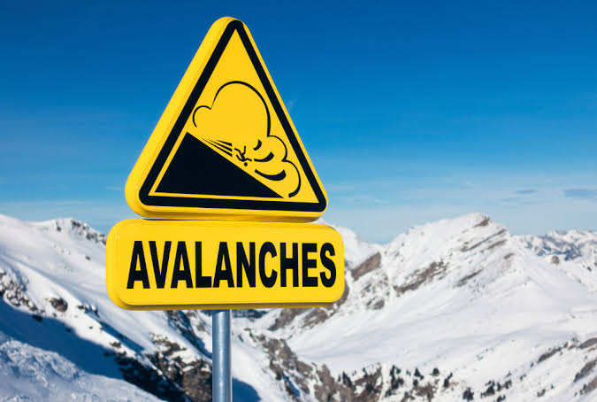Avalanche warning issued to 6 J&K districts amid inclement weather
