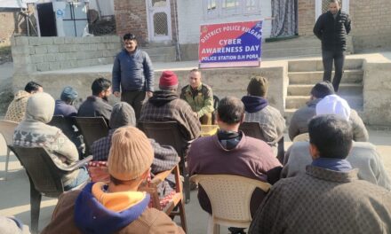 Police organises Cyber Crime Awareness-cum-Jagrukta Programme in Kulgam