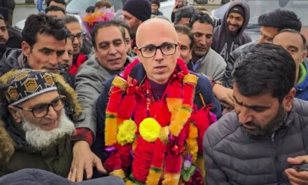 Sagar leads NC functionaries in according warm welcome to Omar Abdullah on his return from Umrah