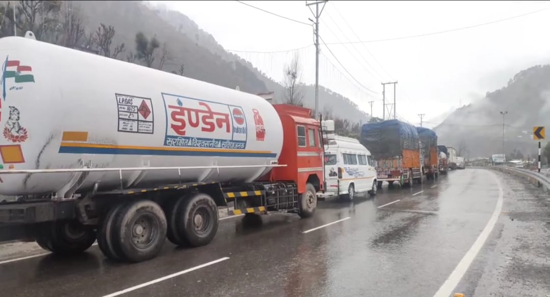 Traffic restored on Jammu-Srinagar NH after suspension for repair work