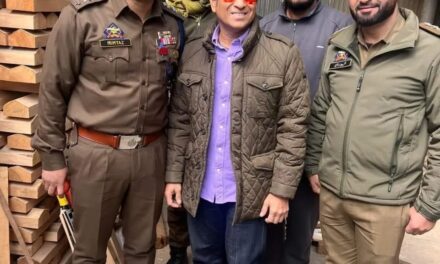 Sachin Tendulkar visits bat factory in Pulwama
