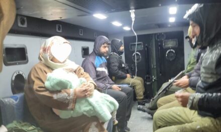 Police evacuates critically ill child to Hospital amid heavy accumulation of Snow & slippery road in Kulgam