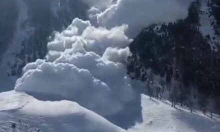 Snow avalanche hits Sonamarg, no loss of life