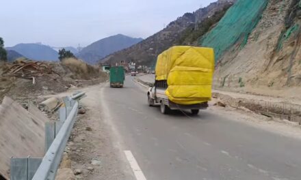 One-way traffic allowed from Jammu to Srinagar on national highway