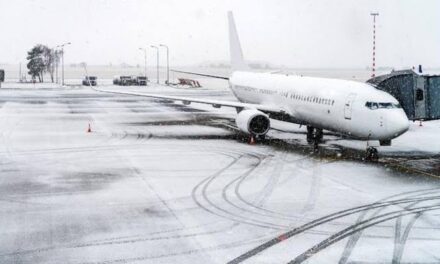 Air traffic from Kashmir suspended due to snowfall, All flights cancelled