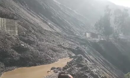 Jammu-Srinagar highway blocked for 2nd consecutive day