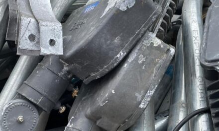 SMC installs old, defective street lights, claim Srinagar people