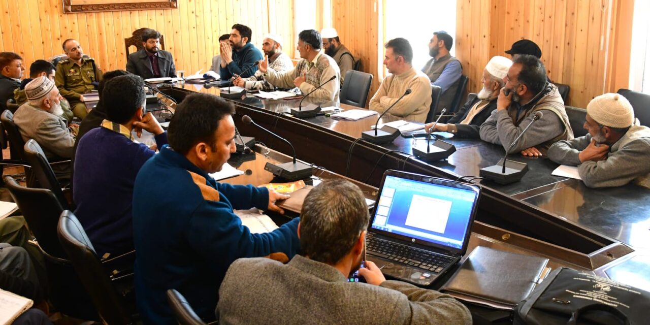 LokSabha Elections 2024: DEO Ganderbal chairs meeting with Political Parties