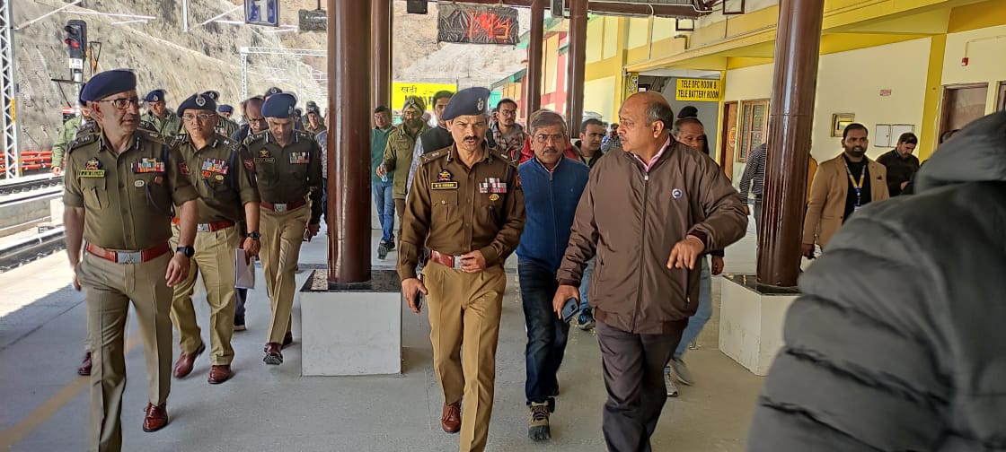 DGP, J&K, visits Khari, Sangaldan Railway Stations in Ramban; reviews security measures at new stations