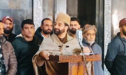 Mirwaiz allowed to offer Friday prayers at Jamia Masjid after 5 months