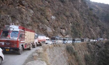 Srinagar-Jammu highway closed for traffic