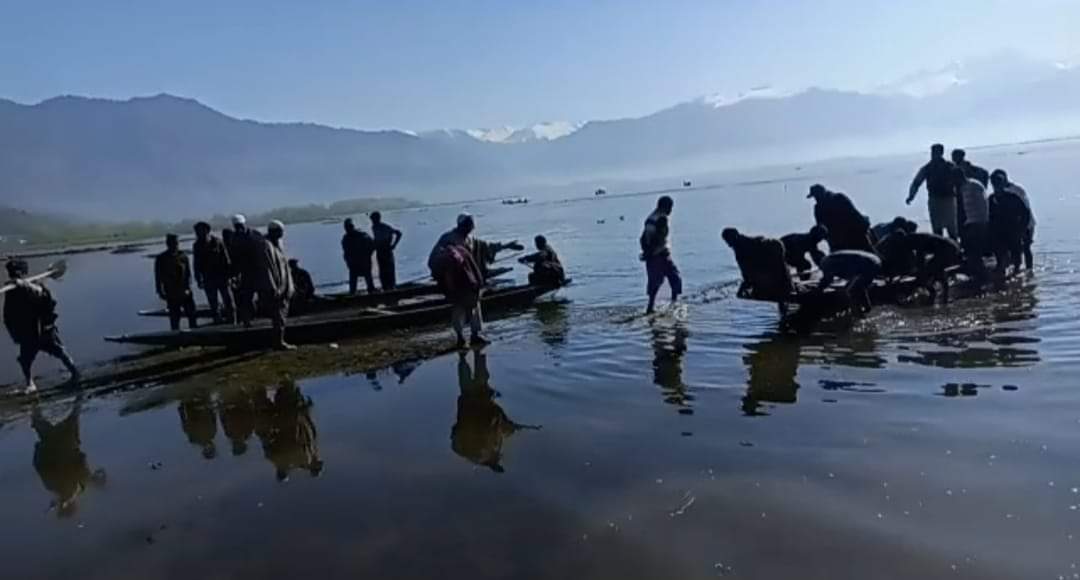 Fisher dies after boat capsizes in Walur Lake
