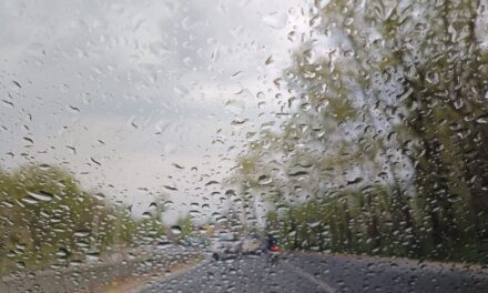 Rains continue as temperature drops in J&K