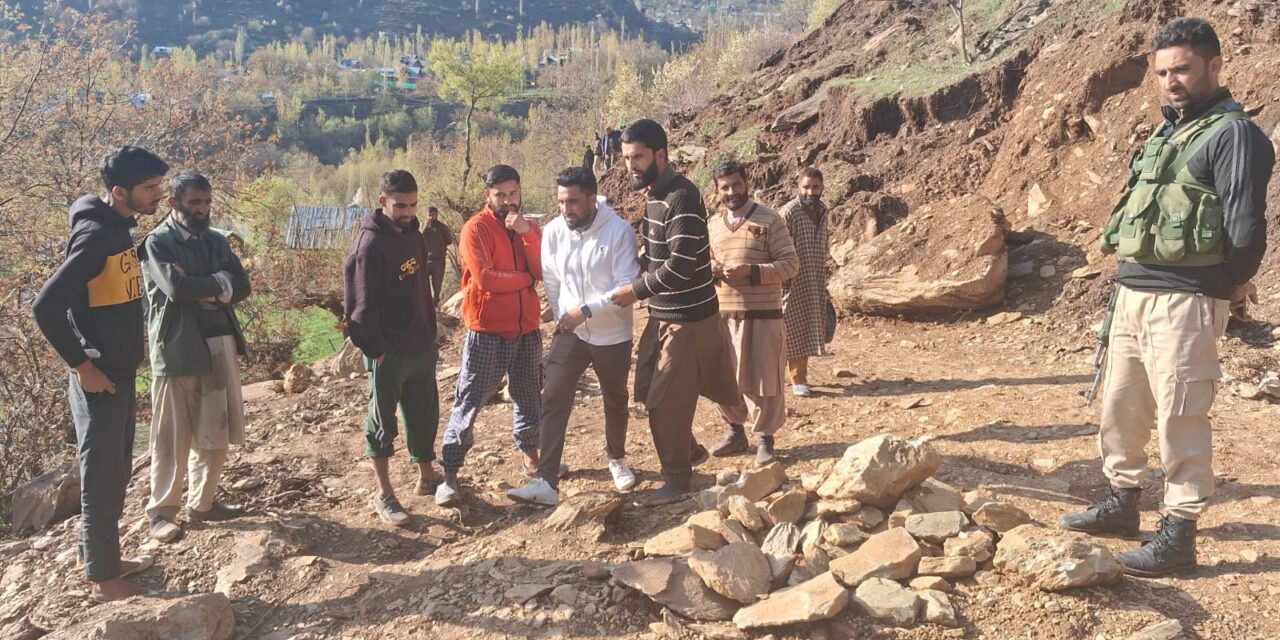 DDC Kangan-C Mudasir Majeed conducts tour to assess rainfall impact.