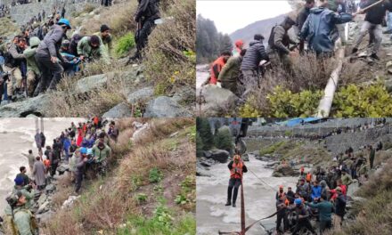 CRPF, Army in front, rescued Four passengers as tavera fell into Nallah Sindh at Gagengeer Sonamarg