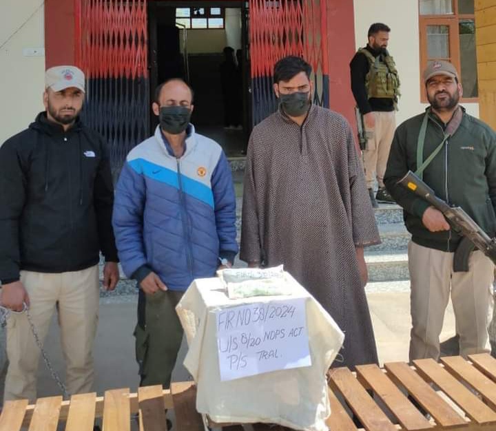 02 Drug peddlers arrested in Tral, Contraband Substance Recovered