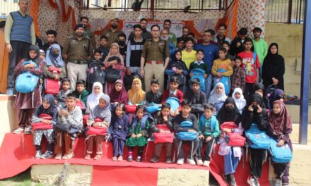 Police distributes study material among downtrodden students in Handwara