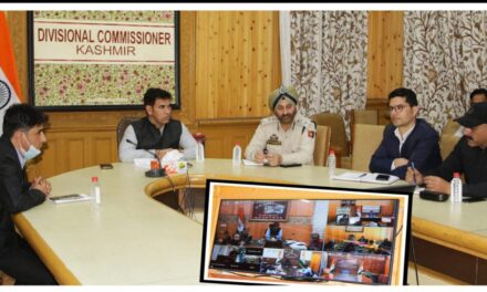 Maxi Cab Drivers Involved In Charging Exorbitant Rates From Tourists To Ne Booked Under Law: Div Com Kashmir