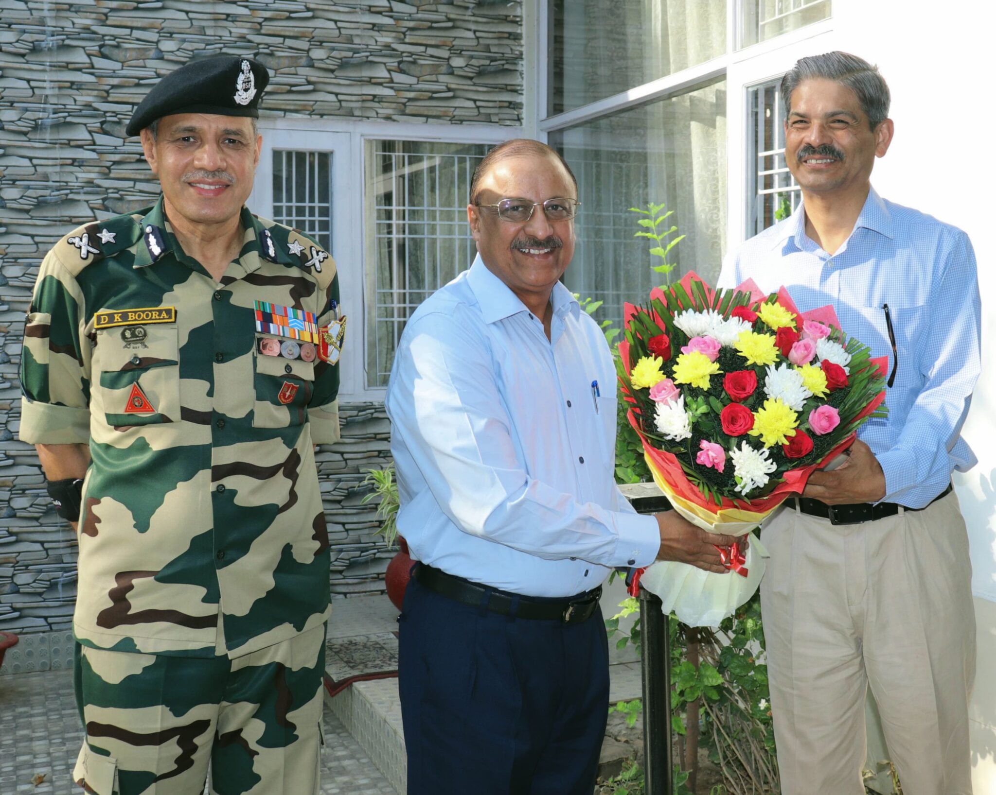 Yogesh Bahadur Khurania Special DG BSF and head of its Western command called on DGP Shri R.R. Swain at Jammu.
