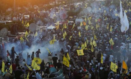 Pakistani police clash with protesters during rally over Nasrallah’s killing in Karachi