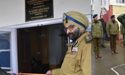 DIG NKR Baramulla visits Bandipora, reviews security situation & held operational meeting