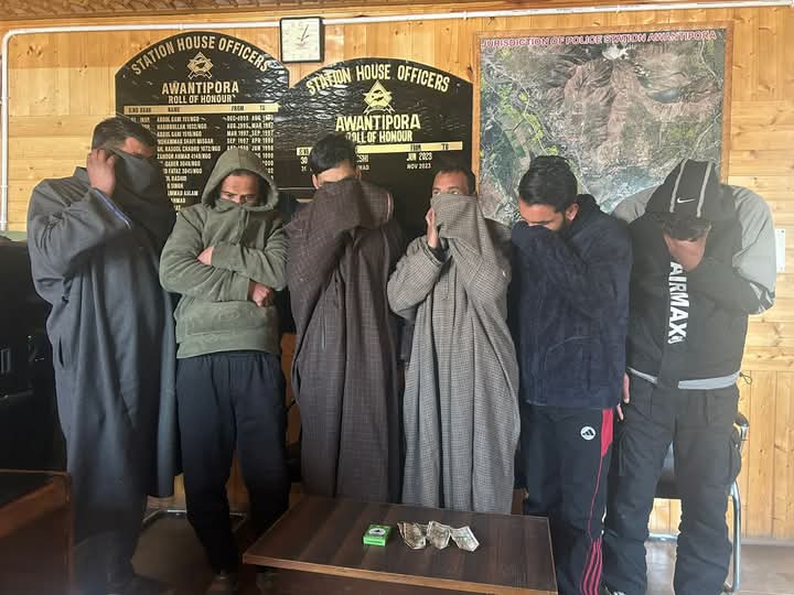 06 gamblers arrested in Awantipora, stake money seized
