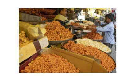 Dead Rodents in Food Oil: Waqf Board Forms Panel to Address Unhygienic Conditions at Hazratbal Vendor Market
