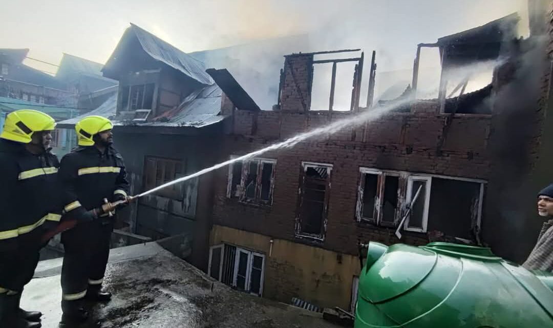 Fire guts 3 houses at Nawabazar