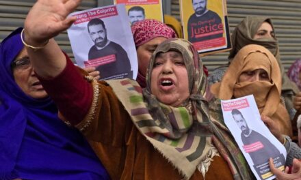 Nowgam residents protest, demand probe into youth’s mysterious death