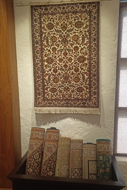 Kashmir Shawls, Carpet lead in exports