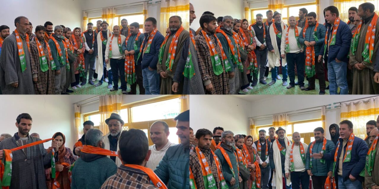 Massive BJP Joining Program Held at Harran, Sheripathri Block in Ganderbal
