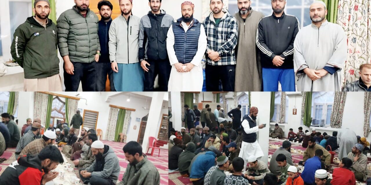 Youth of Theeru Ganderbal Host Grand Iftaar at Jamia Masjid, Spreading Unity and Kindness