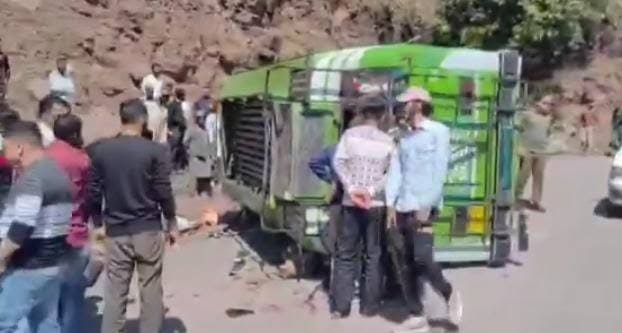 24 Passengers Injured As Mini Bus Overturns in Reasi