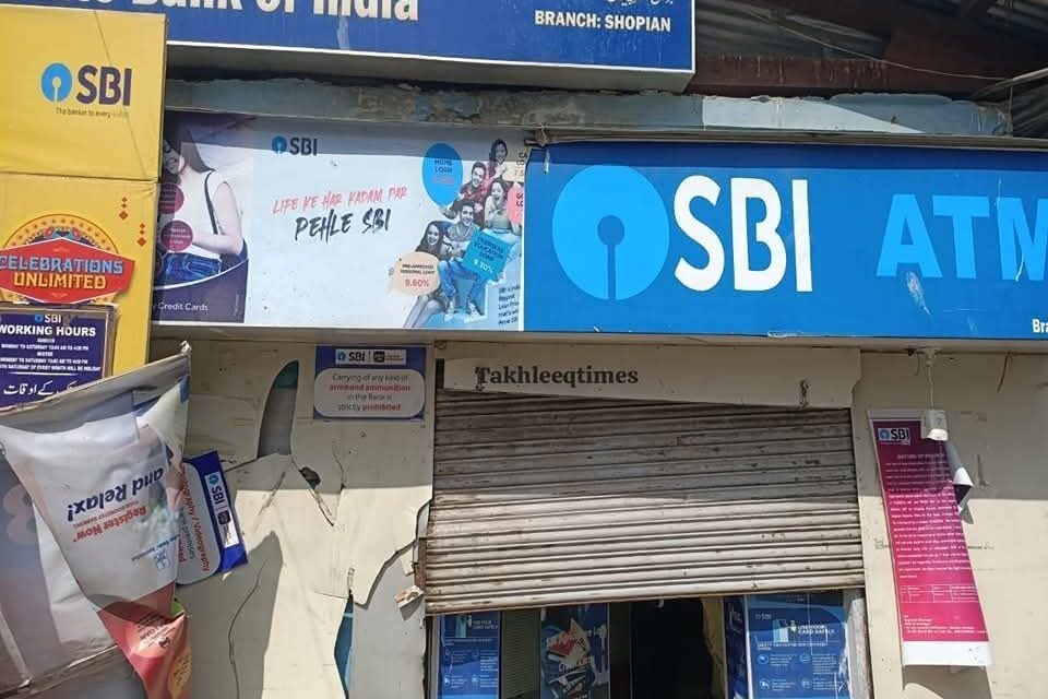 Burglary Attempt at SBI ATM in Shopian