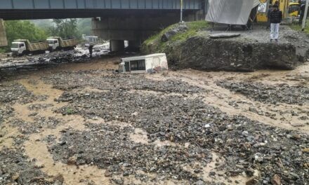Landslide hit Jammu-Srinagar NH opened for one-way traffic, special train arranged