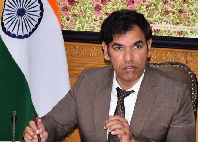 Sufficient stock of essential supplies available: Div Com Kashmir