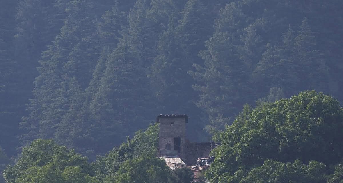 Pakistani troops violate ceasefire for 8th night, residents near LoC begin readying bunkers