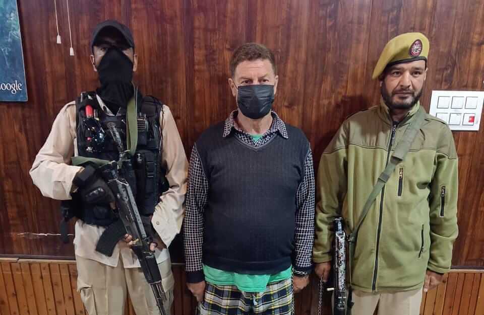 Ganderbal Police Arrest Drug Peddler, Seize Charas-Like Substance During Routine Check