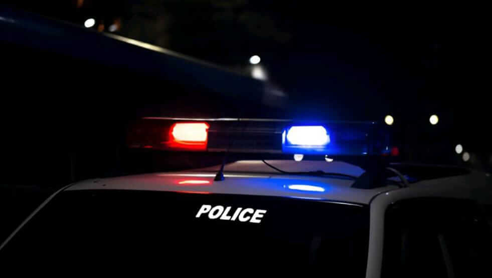 Wanted criminal receives gunshot injury attempting to snatch J-K cop’s pistol