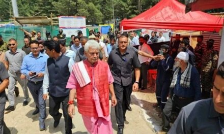 LG Sinha visits Nunwan base camp;Inaugurates foot over bridge