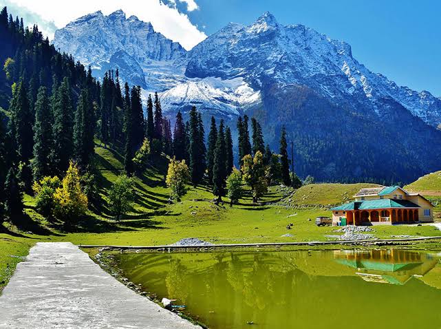 Parks At Tourist Destinations In J&K, Including Some In Pahalgam, Reopened