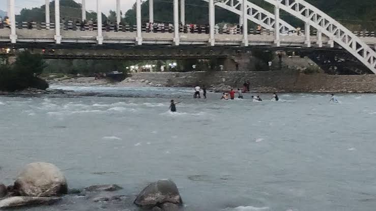 Ganderbal Administration Acts Swiftly: Ban Imposed on Swimming, Bathing & Selfies Near Nallah Sindh to Safeguard Lives