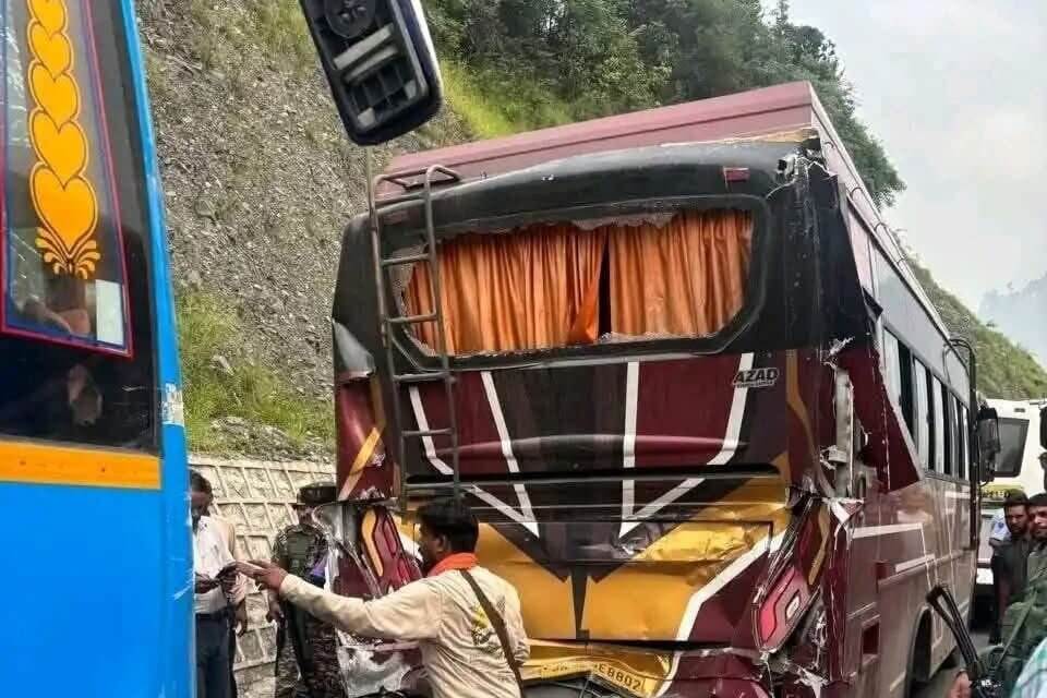 25 Pilgrims Injured as Four Buses Collide in Amarnath Yatra Convoy at Chanderkote