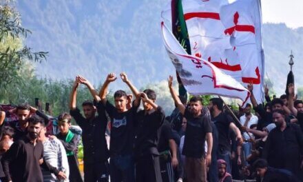 9th Muharram: Procession carried out in Dal Lake