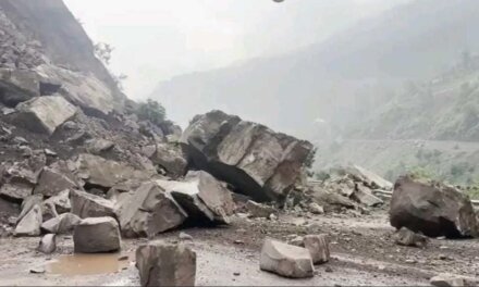 Landslide occur near Dewal Bridge on Jammu-Srinagar National Highway