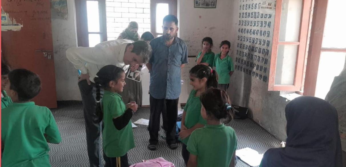 CEO Ganderbal Oneel Kumar Bhat conducts surprise inspection of schools