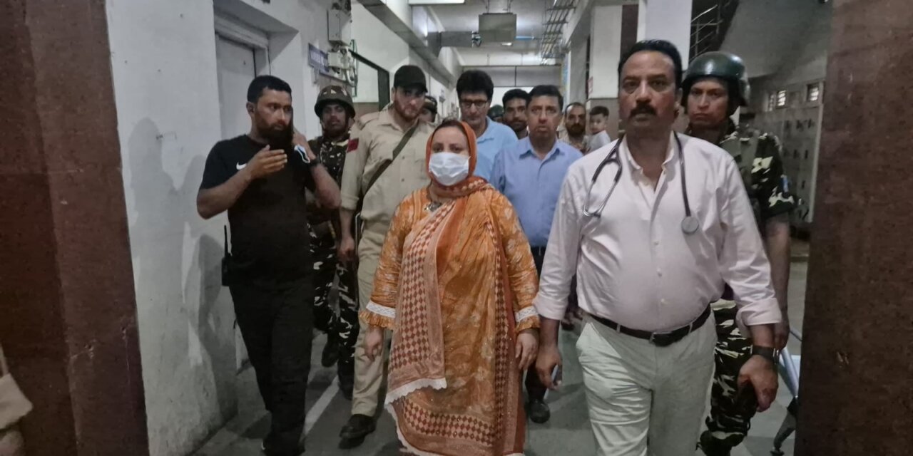 Sakeena Itoo conducts surprise inspection of Emergency Hospital Qazigund, assesses quality of healthcare services