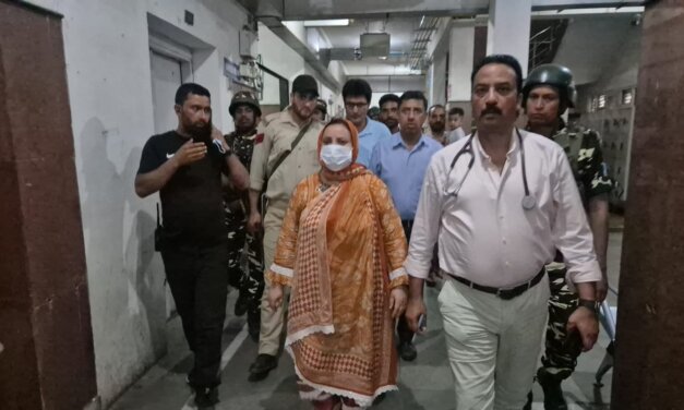 Sakeena Itoo conducts surprise inspection of Emergency Hospital Qazigund, assesses quality of healthcare services