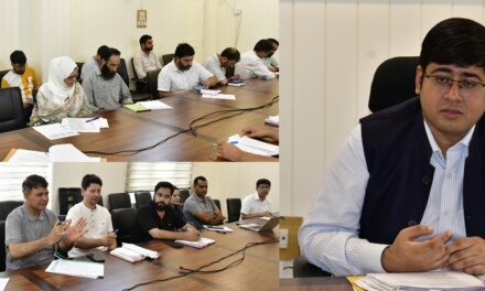 DC Ganderbal Reviews Functioning of Kisan Khidmat Ghars in District